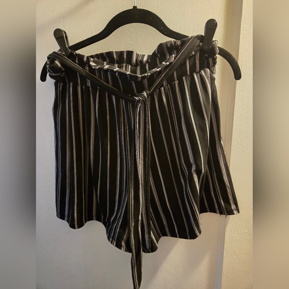 Black and White Striped Skirt with Belt